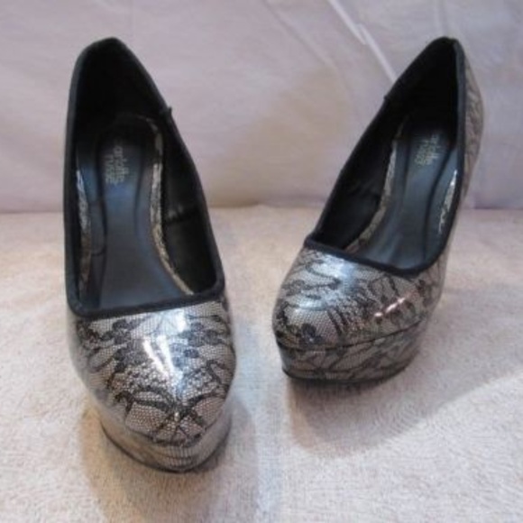 Charlotte Russe Lace Black Platform High Heels Shoe Size 5 - Picture 2 of 6